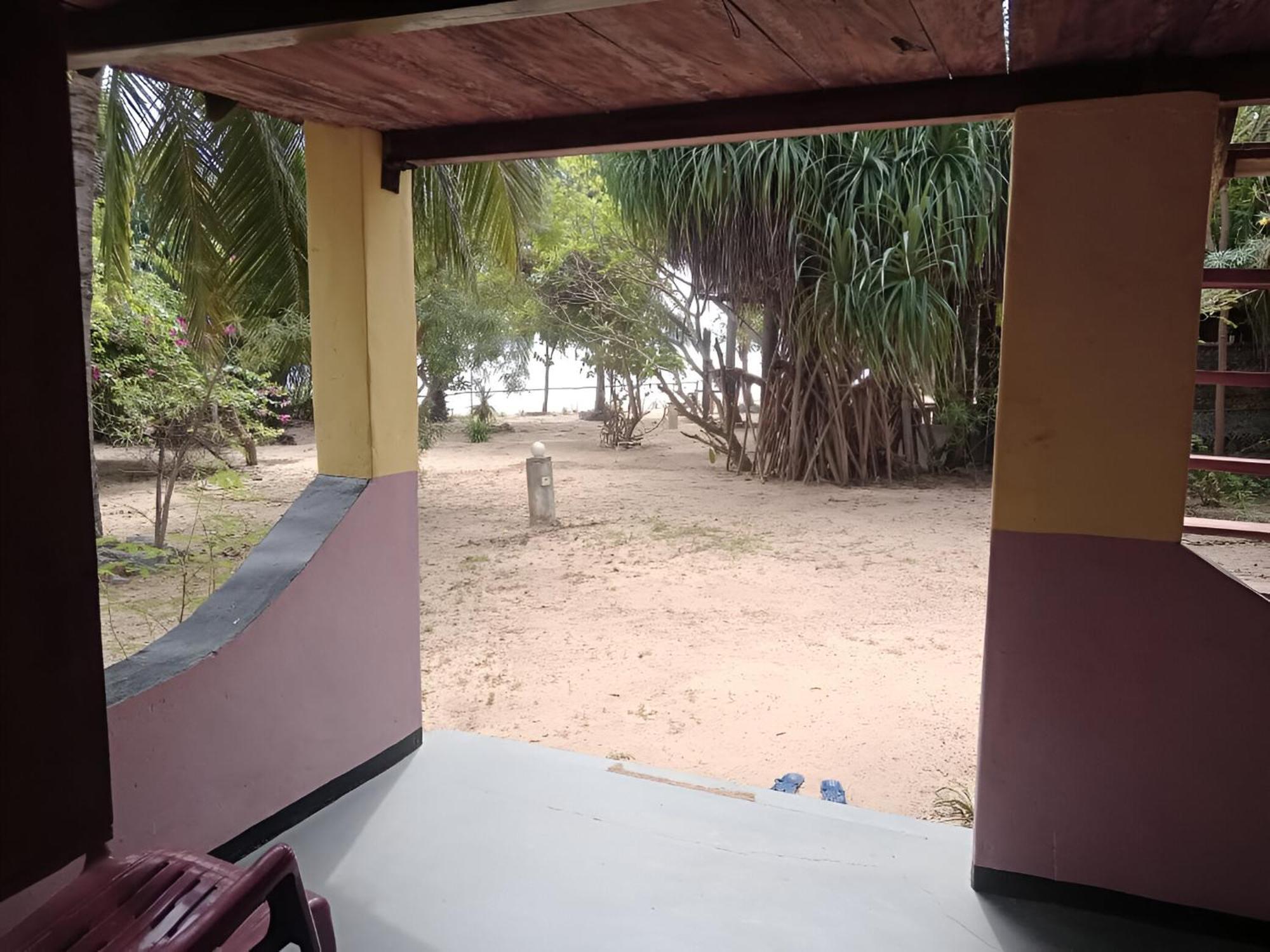Breezy Beach Cabanas Arugam Bay Buitenkant foto